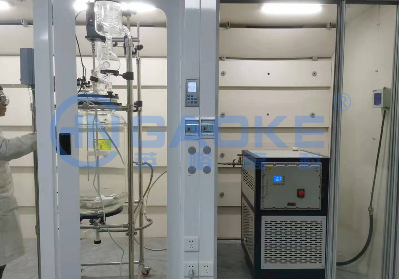 哪個(gè)廠家可以定制穩(wěn)定性好的100L雙層玻璃反應(yīng)釜？